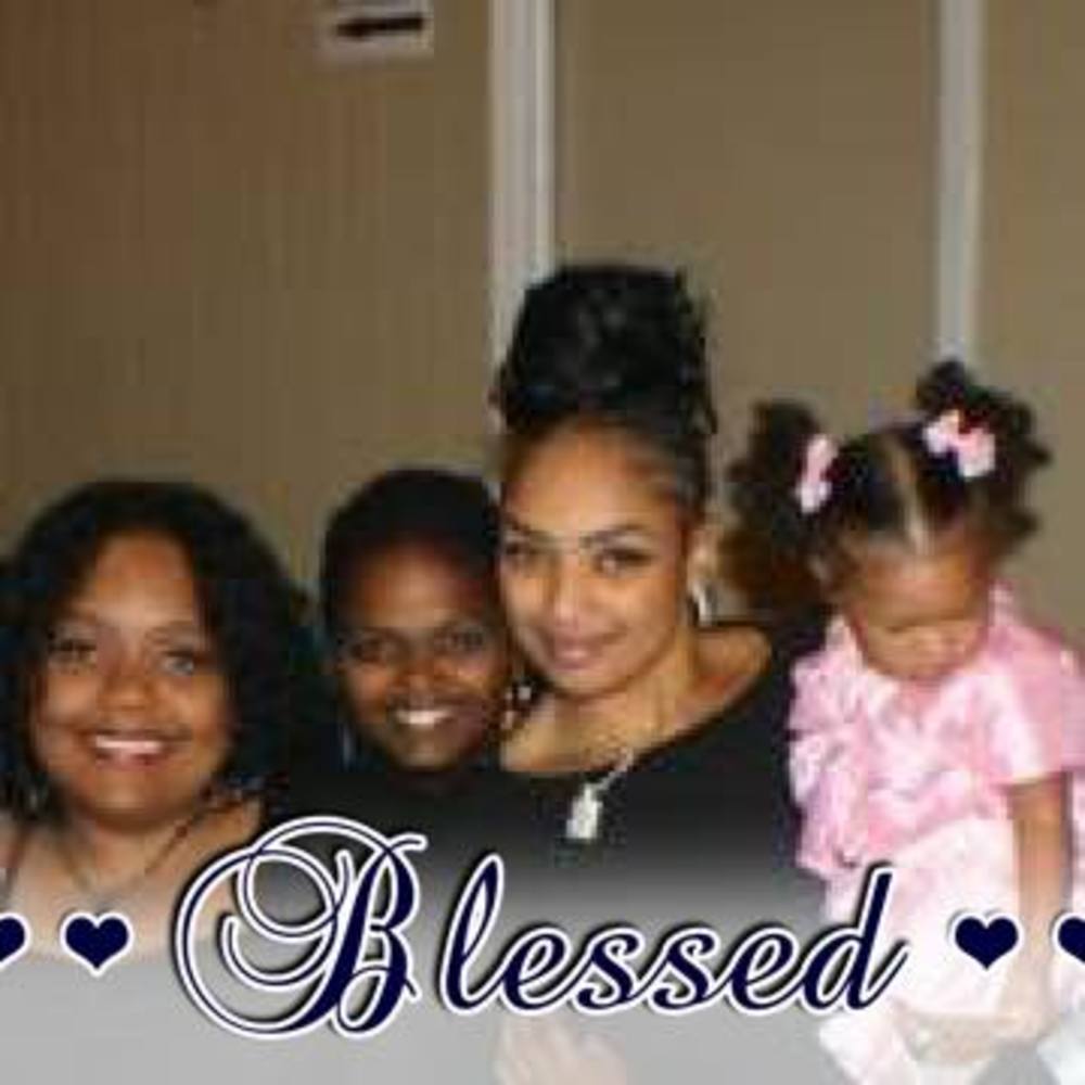 Meet your Posher, Laylee